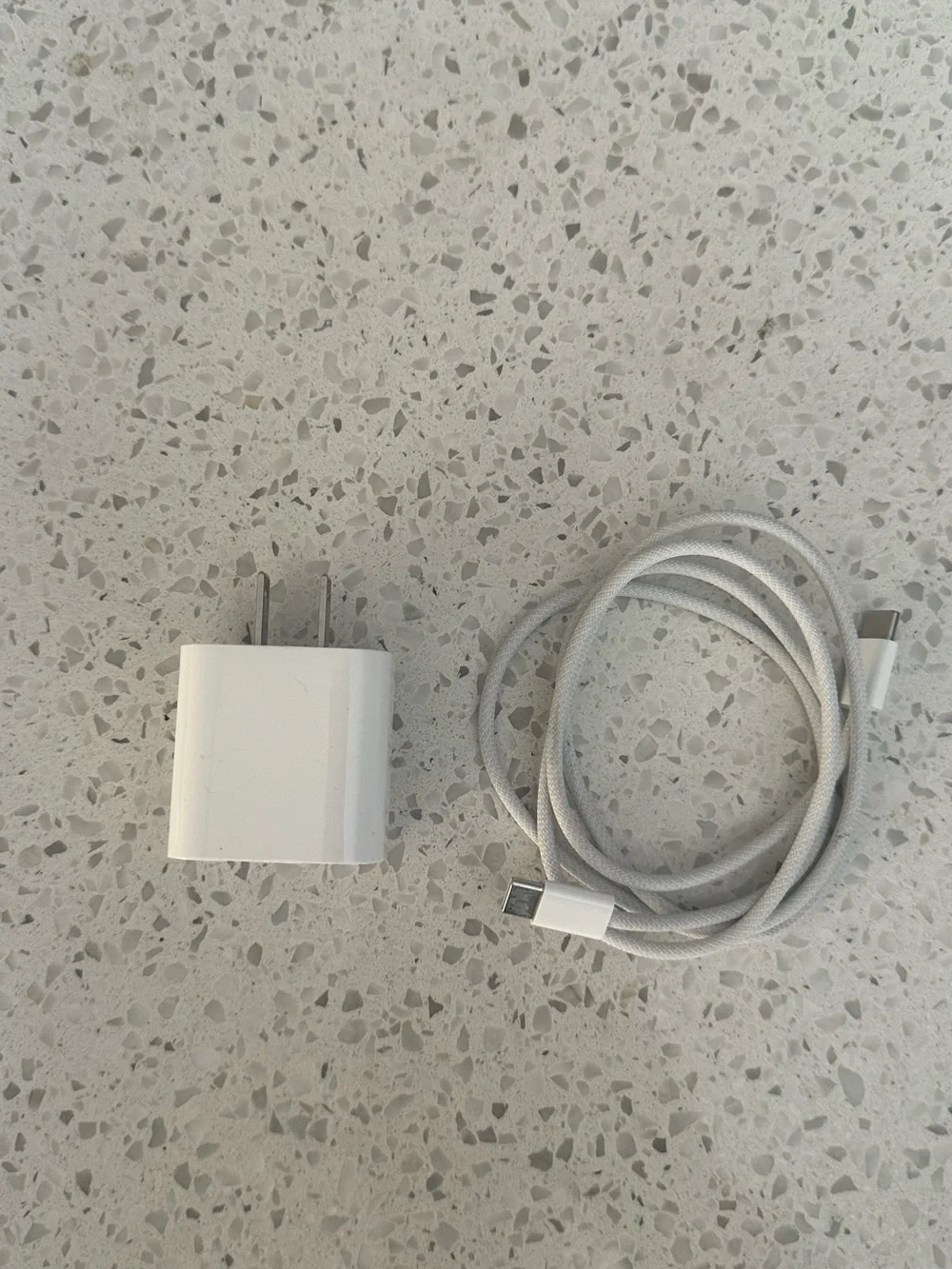APPLE 20w White USB-C Wall Charger and Braided USB-C Cable